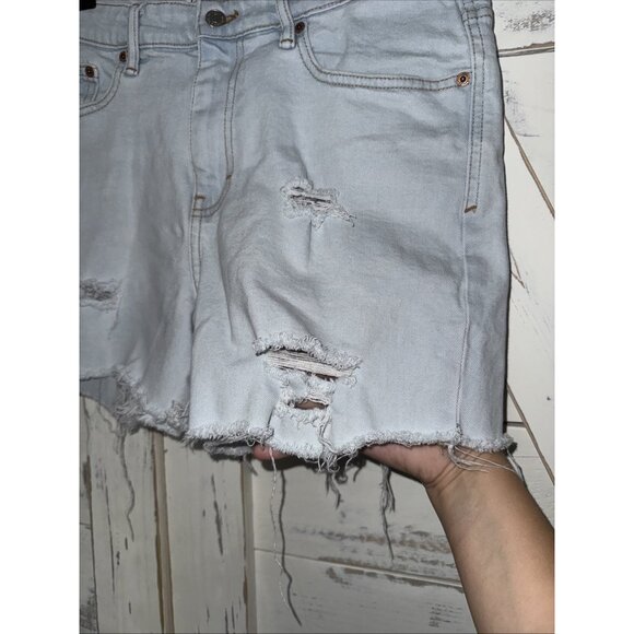Zara Denim Shorts Womens 12 /32 Light Wash Distressed Raw Hem Frayed Cutoffs - Picture 4 of 9